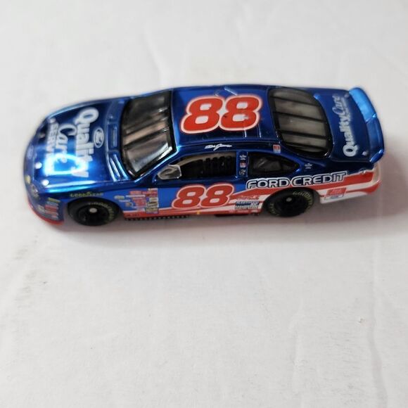 Dale Jarrett #88 Quality Care Ford Credit 1999 Ford Taurus Revell 10,080 - Picture 1 of 6